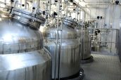 Reactors of suspensions and solutions. Manufacture of pharmaceut