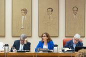La ministra Mónica García, durante su intervención en la Comisión de Sanidad.